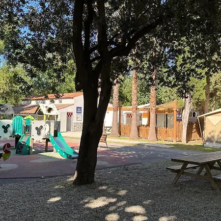 Mobil-home Le Manosely Confort 6 Pers Climatise Camping *
